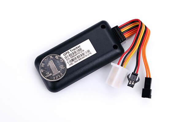 Built-in GPS and GSM antenna GPS tracking devices for real-time tracking